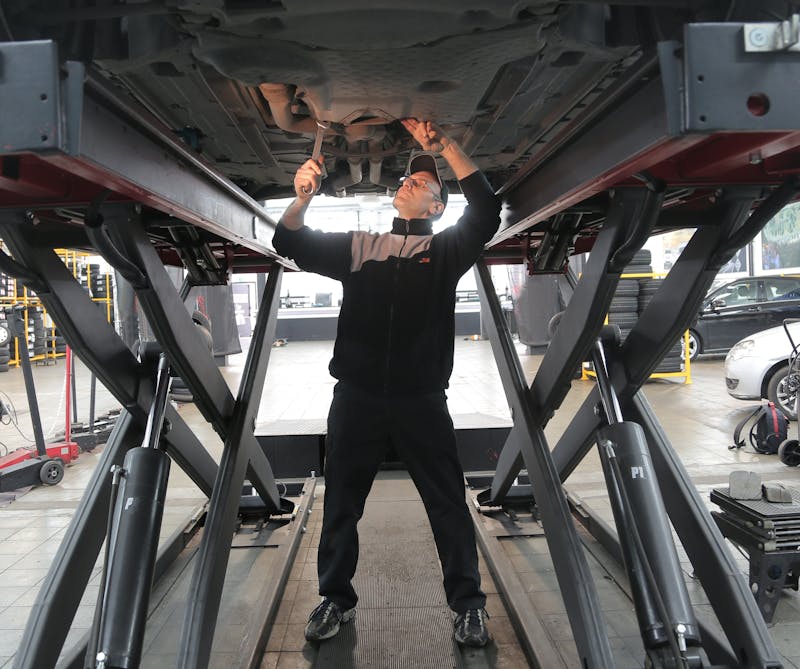 Twin Cities Truck Repair service detail