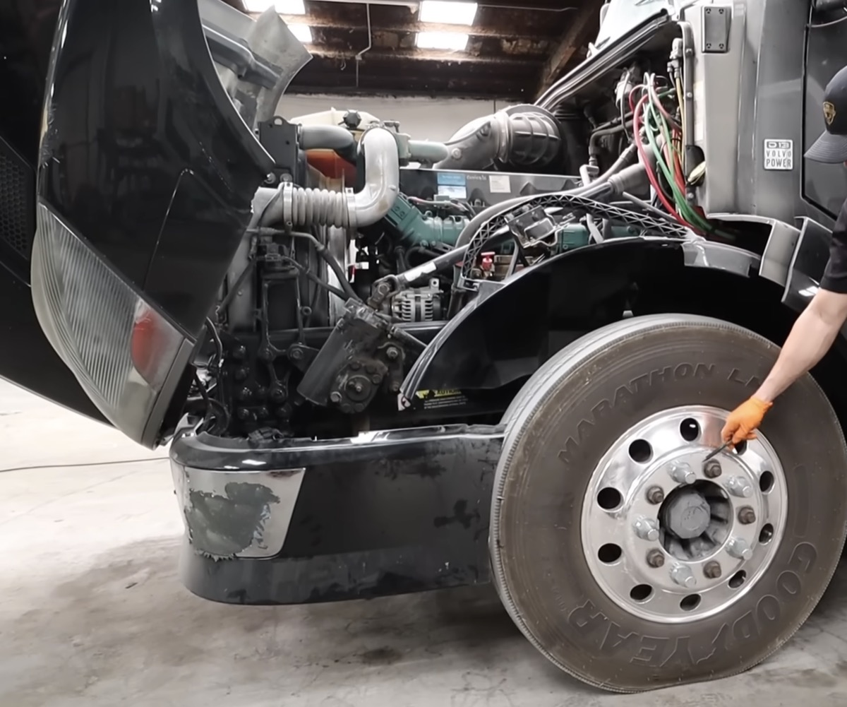 Twin Cities Truck Repair service detail